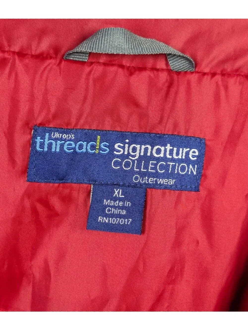 Kings Island Amusement Park Winterfest Red Jacket Windbreaker Full Zip Hooded XL